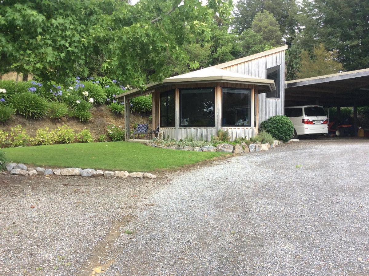 Studio 411 - Housity