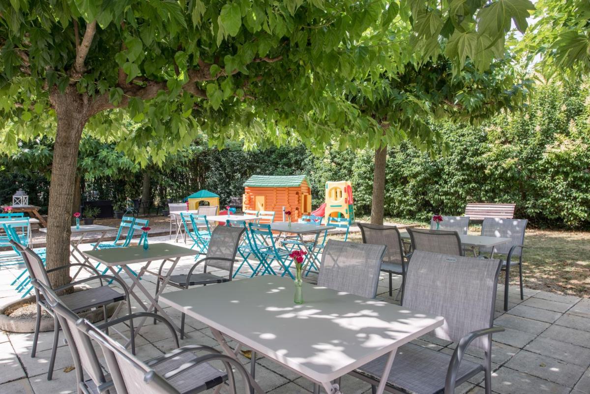 Jardin de l'établissement Le Clos des Bruyères