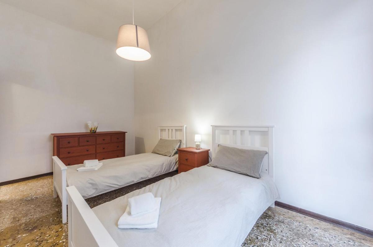 Maurizio House - near the Train Station - Housity