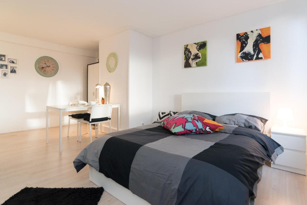 White & Black Studio - Housity