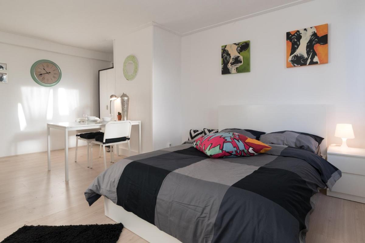 White & Black Studio - Housity