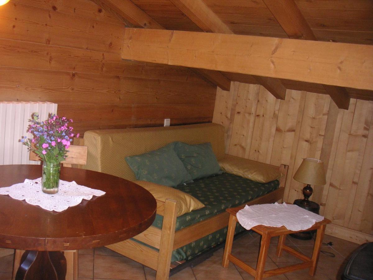 Coin salon dans l'établissement Apart'hotel & Spa "La Destière"