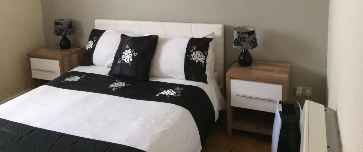 Towan Beach Holiday Flat - Housity