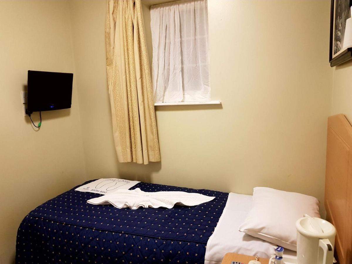 Central Hotel - Housity