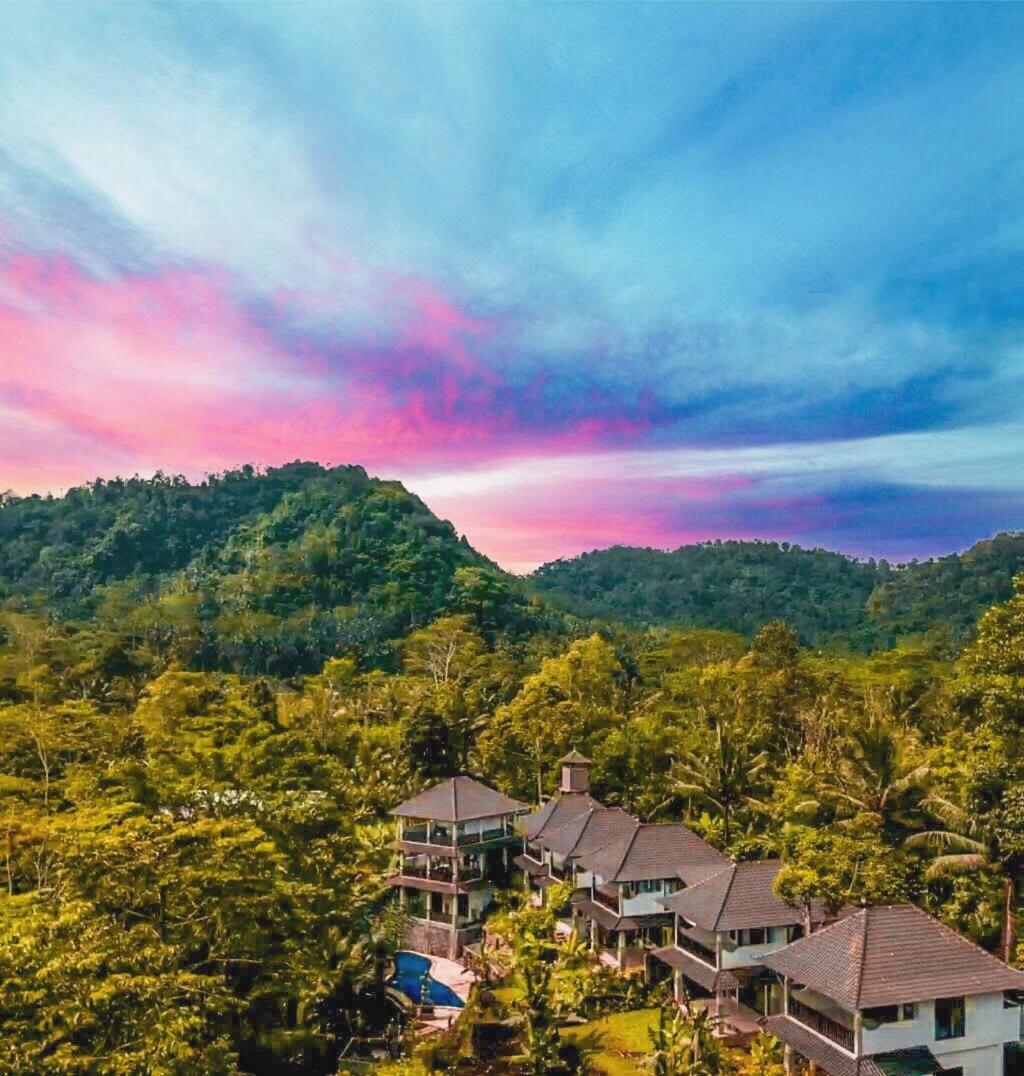 Sweet Escape - Housity