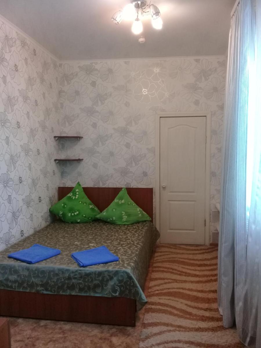 Yunas Hotel - Housity