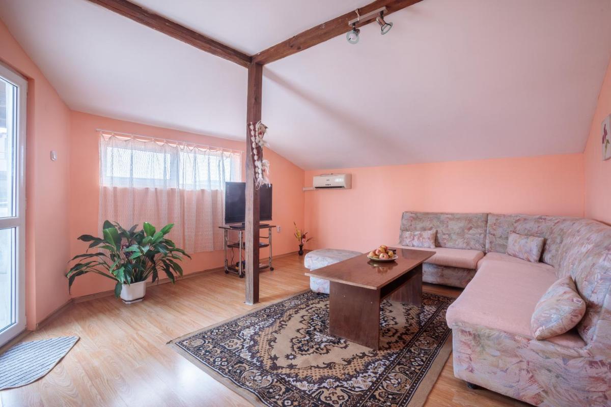 Eli Apartment - Housity