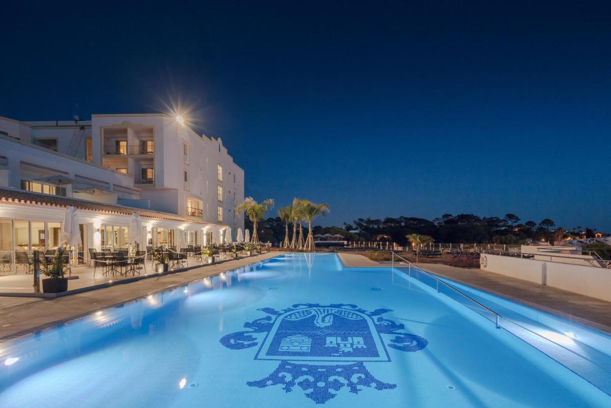 A piscina em ou perto de Dona Filipa Hotel