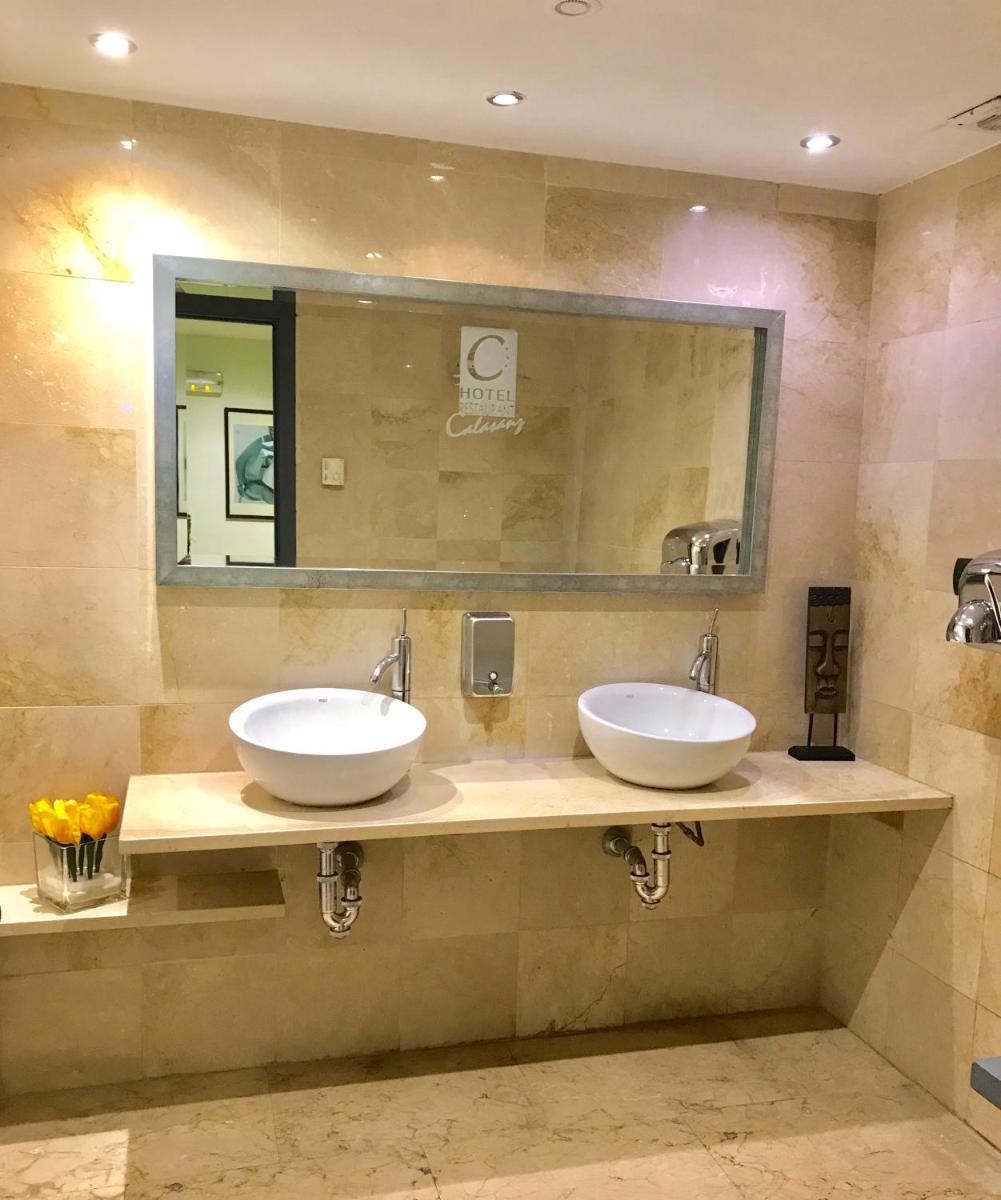 Hotel Calasanz - Housity