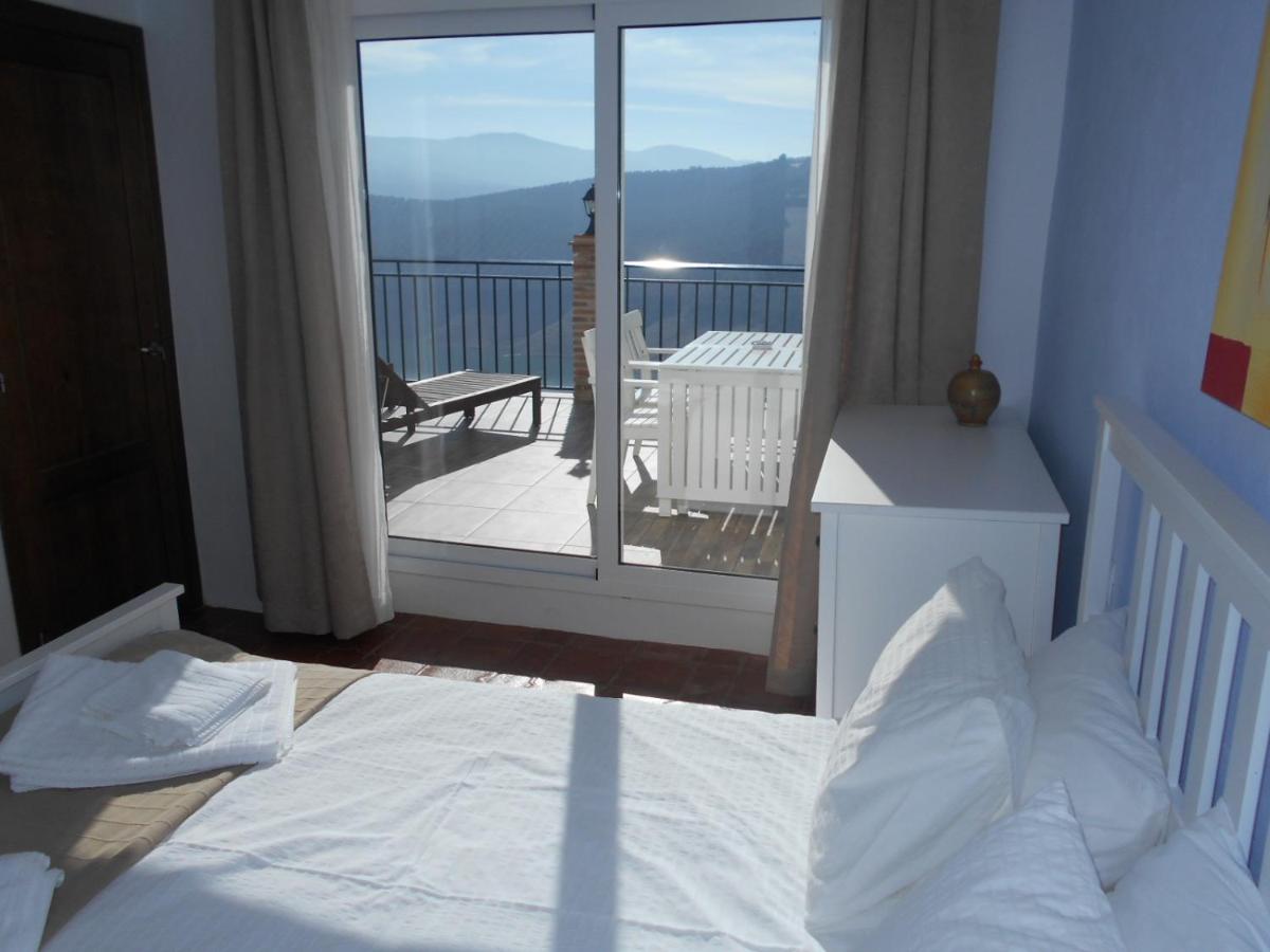 Suitetrails - The Townhouse, Iznajar