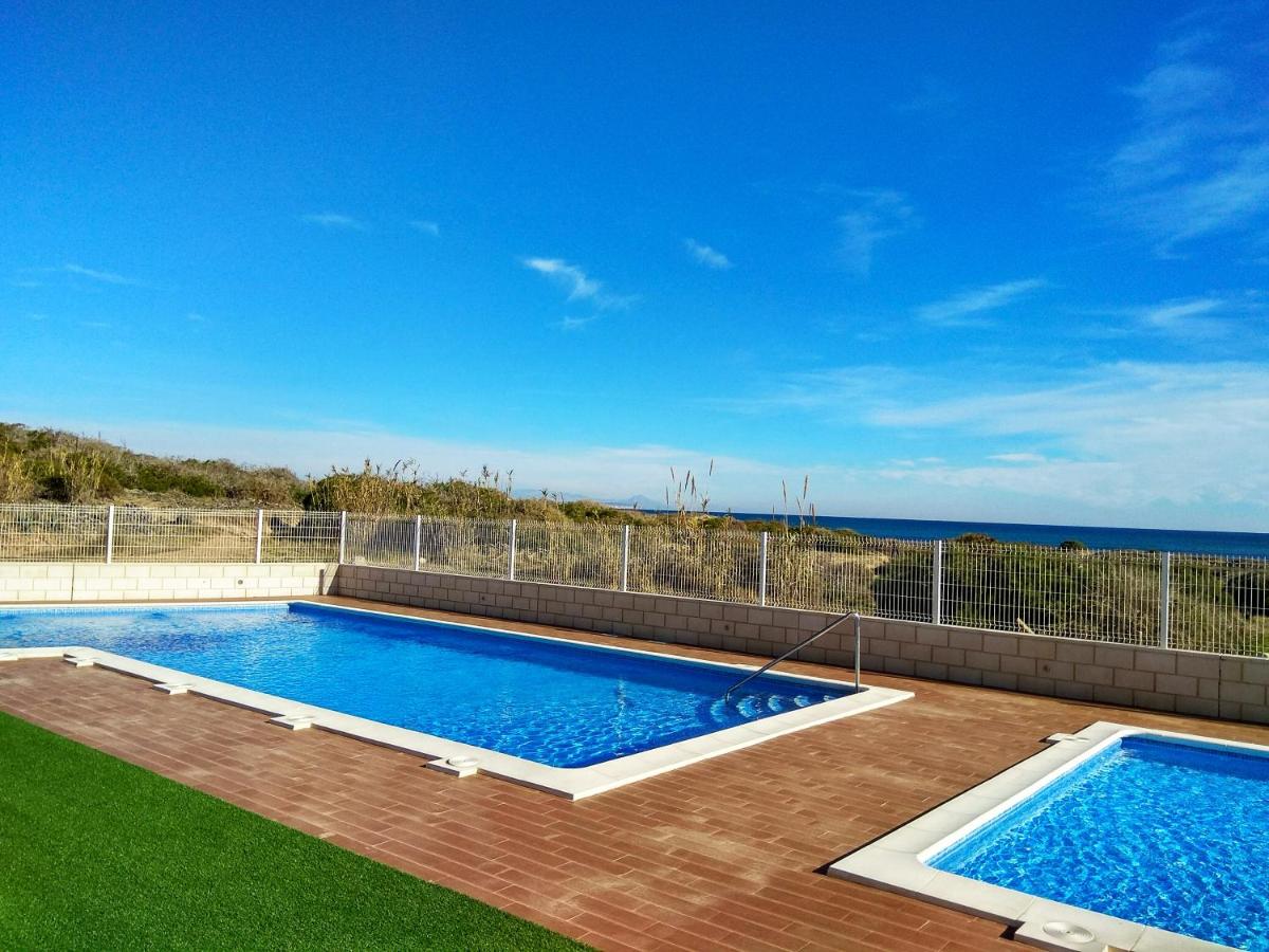 Luxury and Modern Beach Apartment with Sea Views - Housity