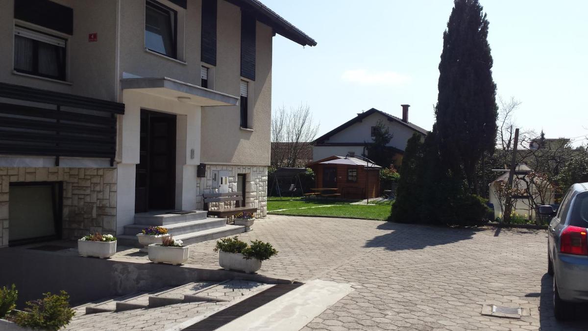 Apartma Rodica - Housity