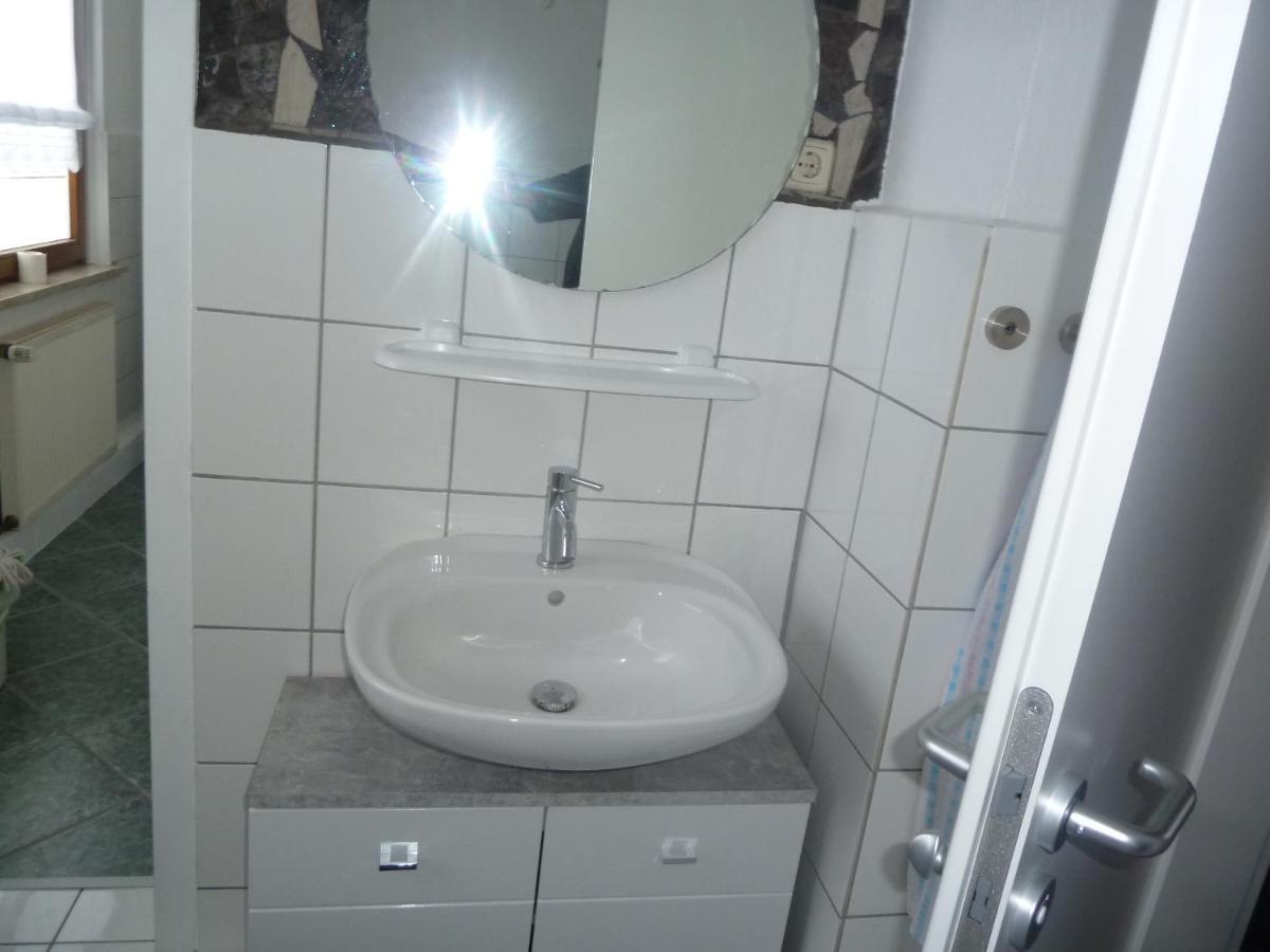 im gelben Haus - Housity