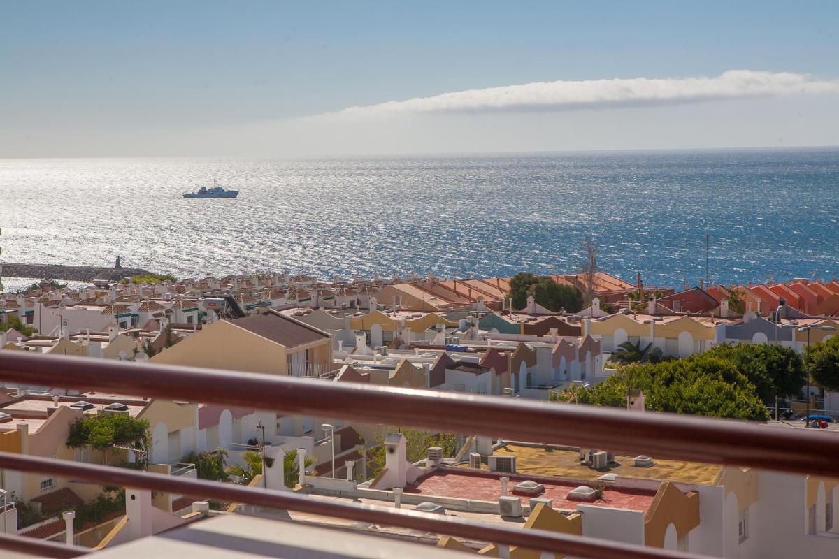 Apartahotel Aguadulce - Housity