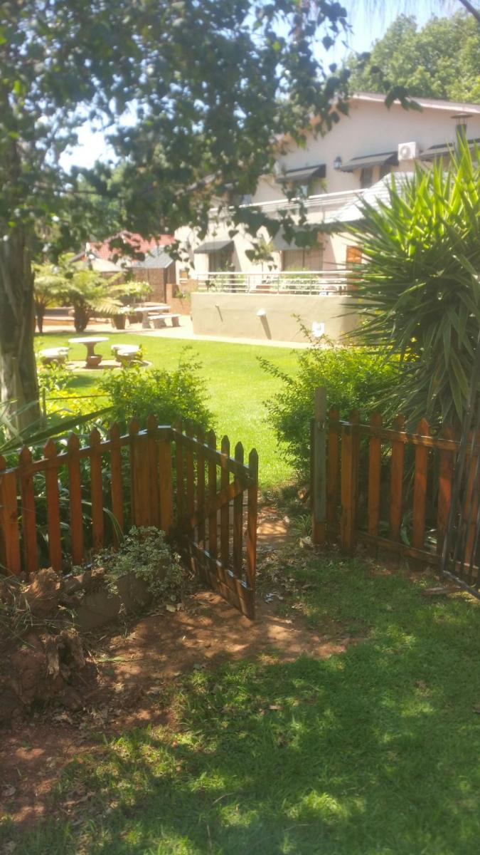 125 on Van Buuren Road Guest House - Housity