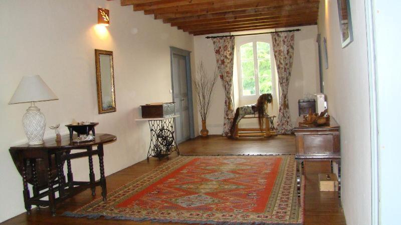 Au Balenti - Housity