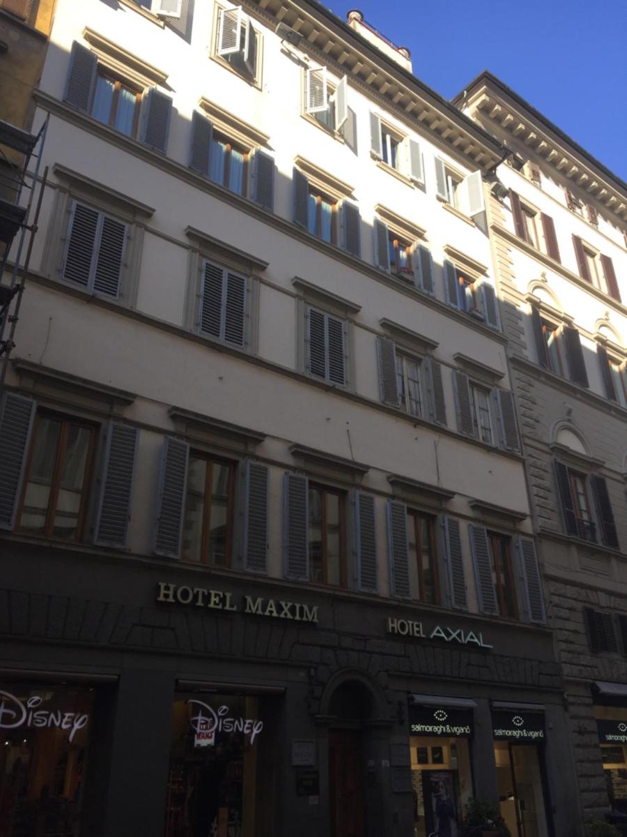 Romantic Terrace - Housity