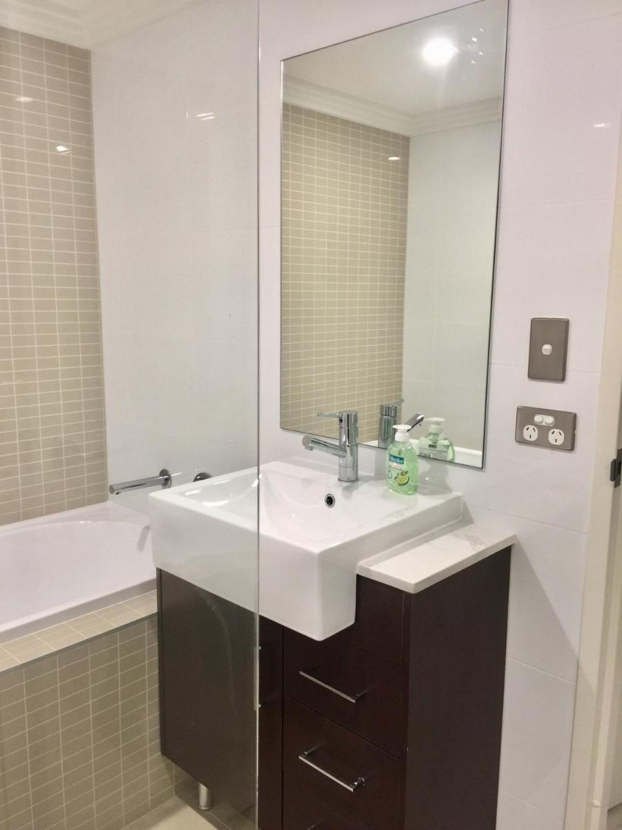 Hurstville New apartment with city view - Housity