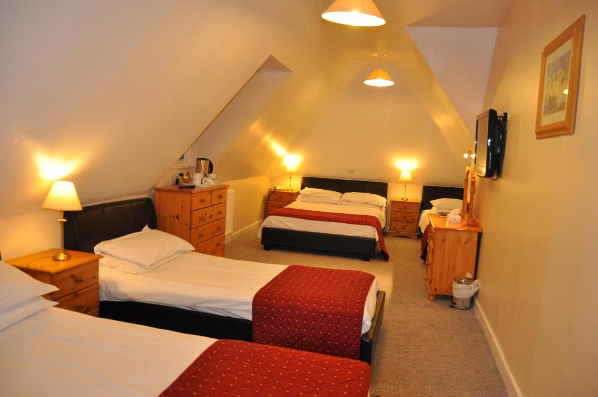 The Roundabout Hotel - Housity