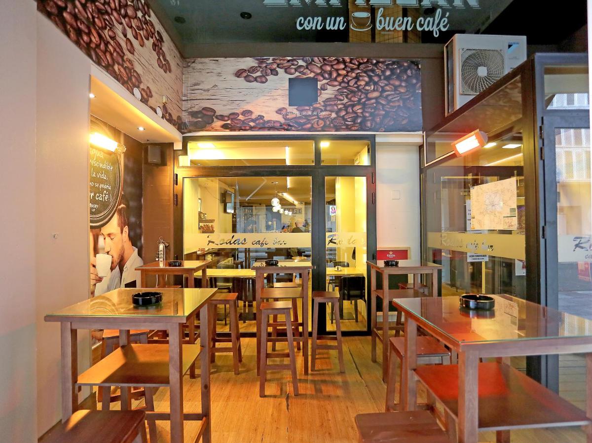 Hostal Rodas Pamplona - Housity