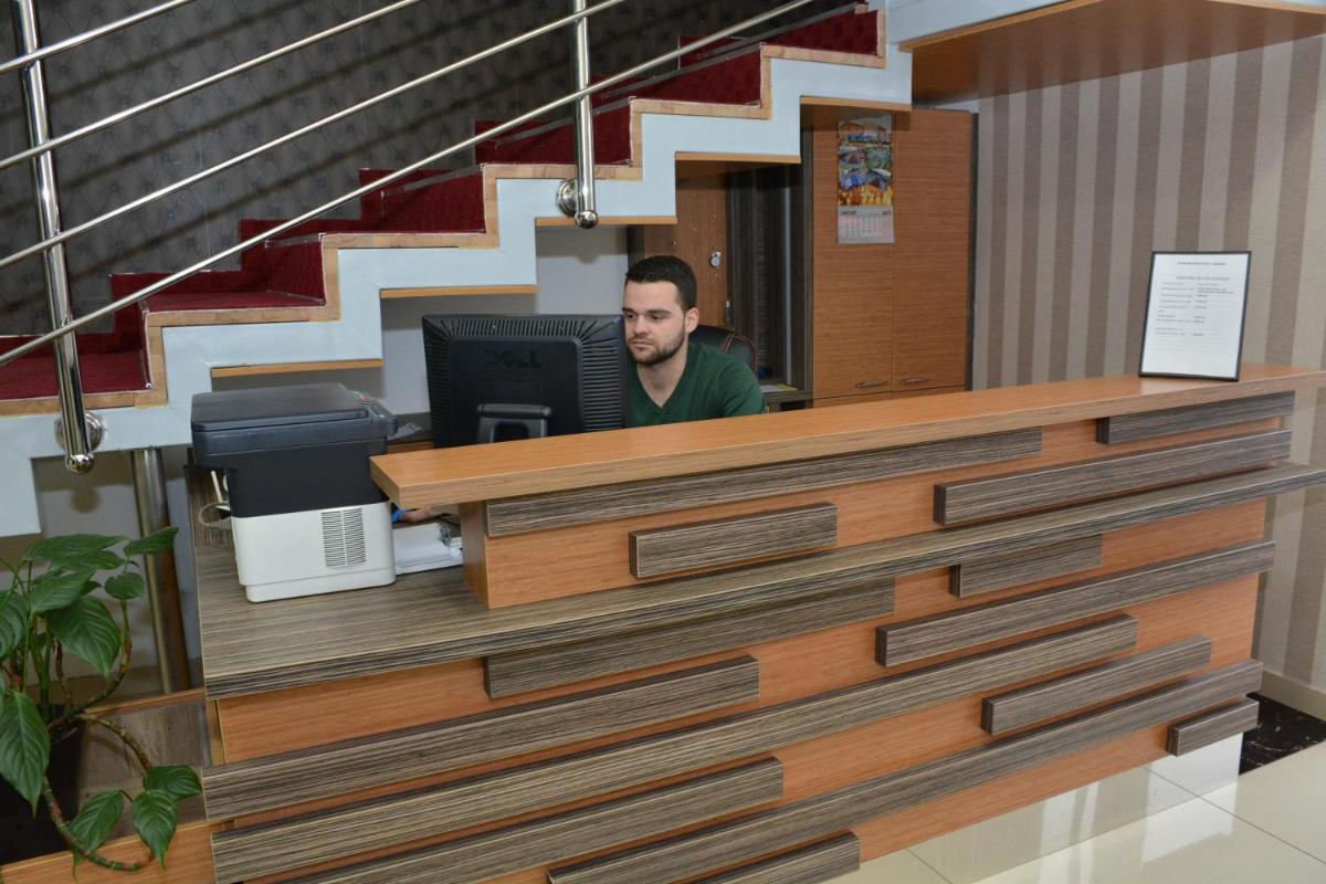 Garni Hotel Saradis - Housity