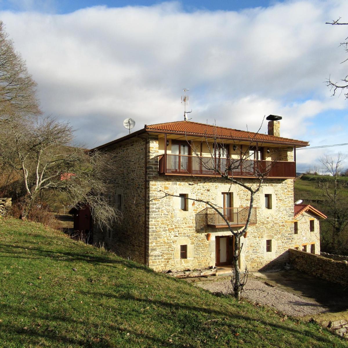 Hotel rural Valtarranz - Housity