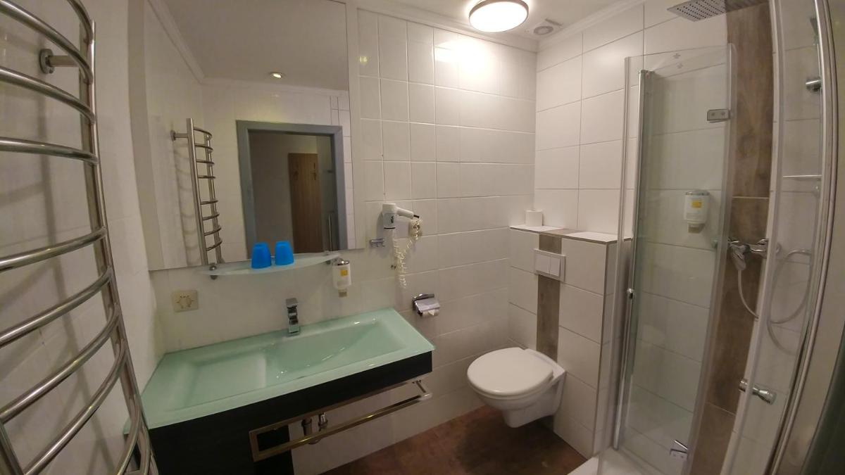 Hotel Goldener Anker - Housity