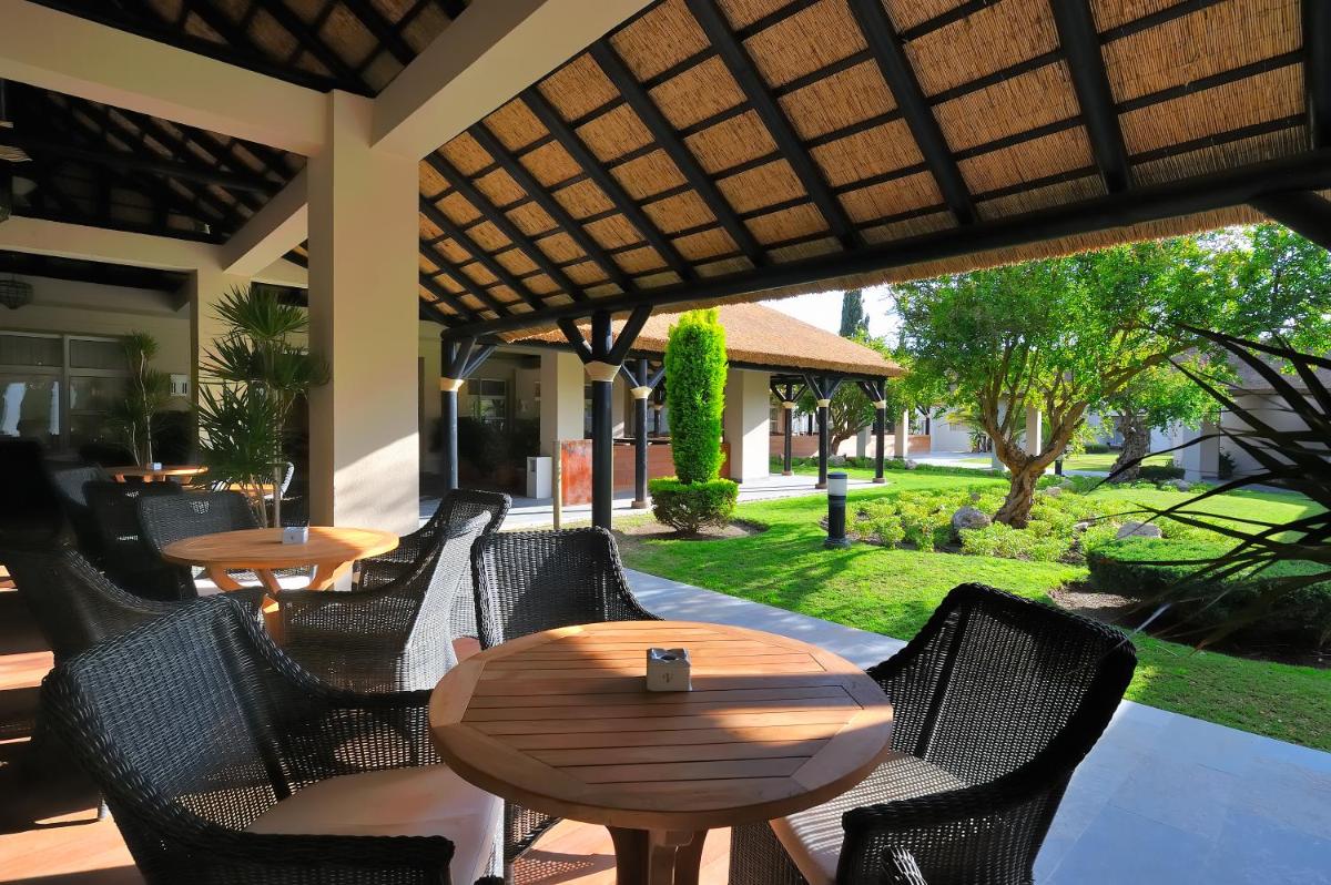 Jardín al aire libre en Vincci Resort Costa Golf