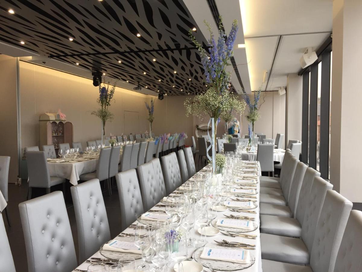 Un restaurante o sitio para comer en Hotel & Spa Ciudad de Binéfar