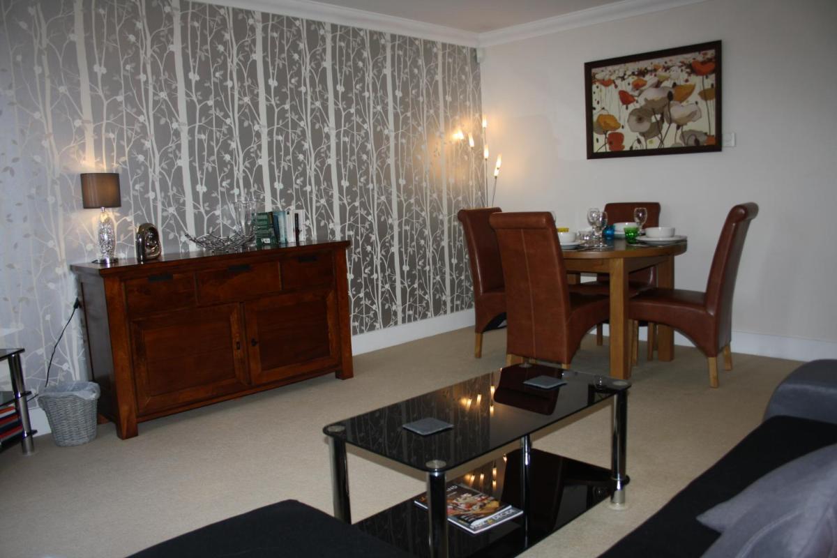 Canterbury Elms Court - Housity