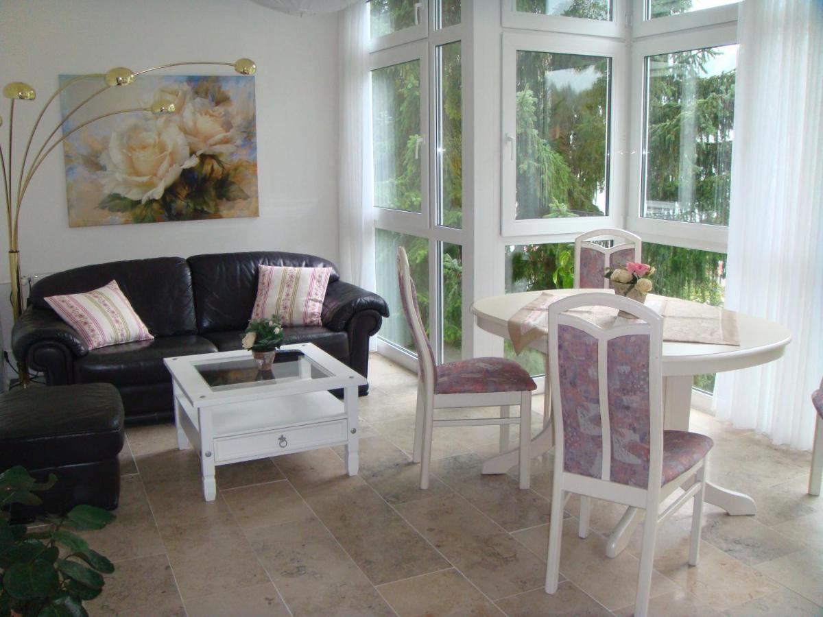 Ferienwohnungen Rosengarten - Housity