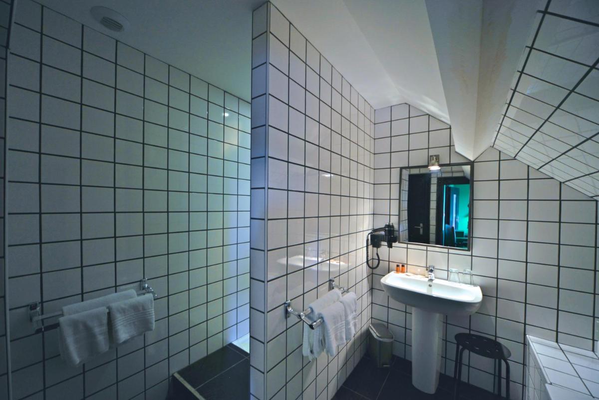 Logis - Hotel et Restaurant La Mire - Housity