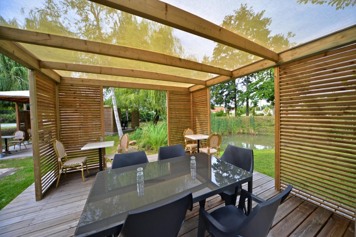 Logis - Hotel et Restaurant La Mire - Housity