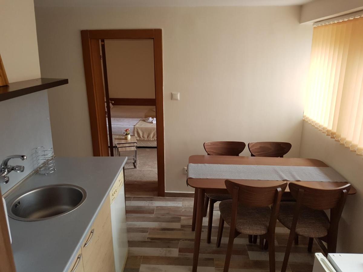 Family Hotel Kedara - Housity