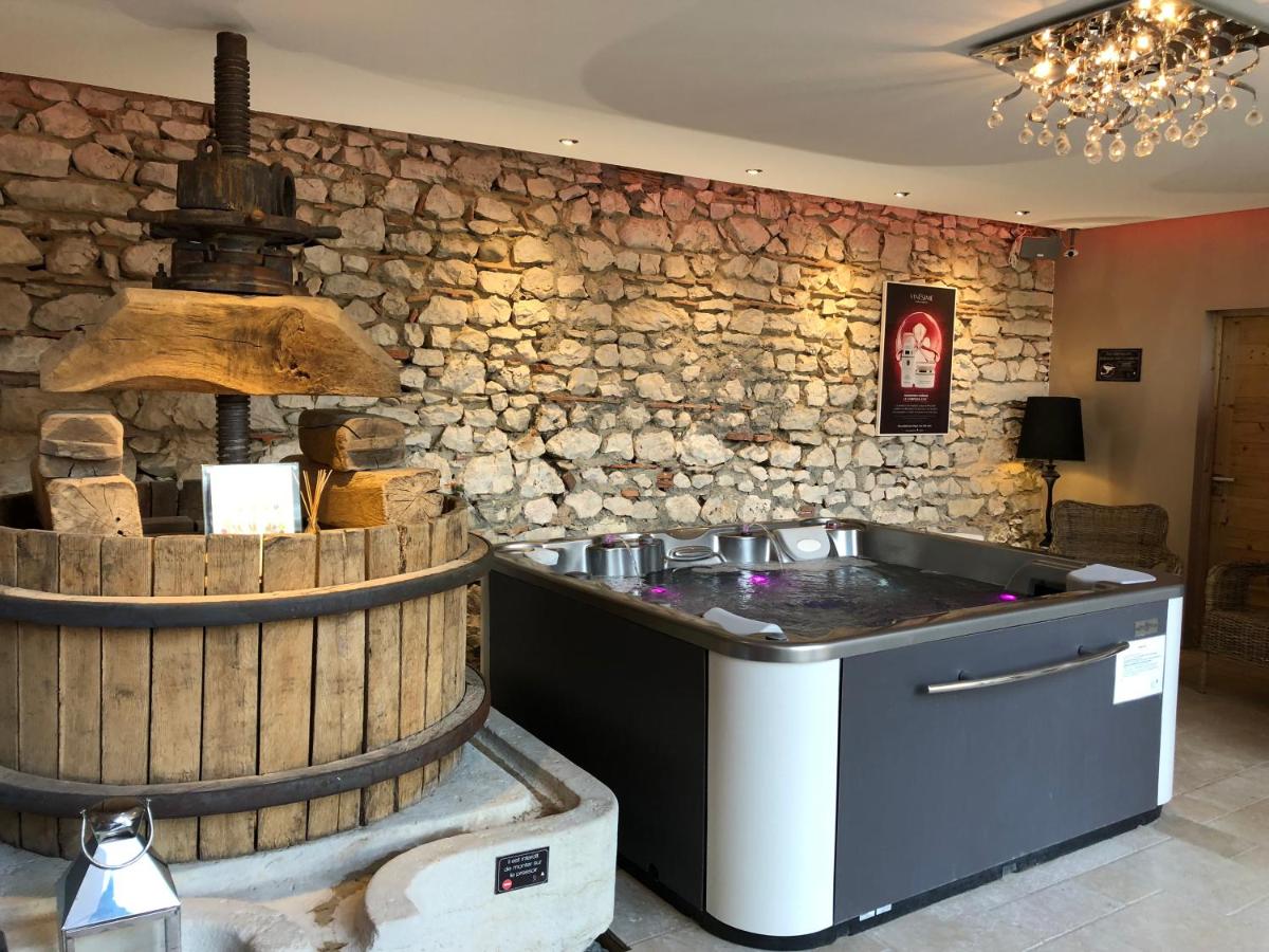Photo de la galerie de l'établissement Domaine de Suzel, à Vignieu