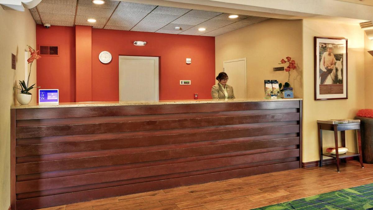 The Querque Hotel - Housity