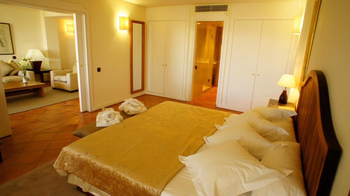 Cama o camas de una habitación en Hotel Cigarral el Bosque