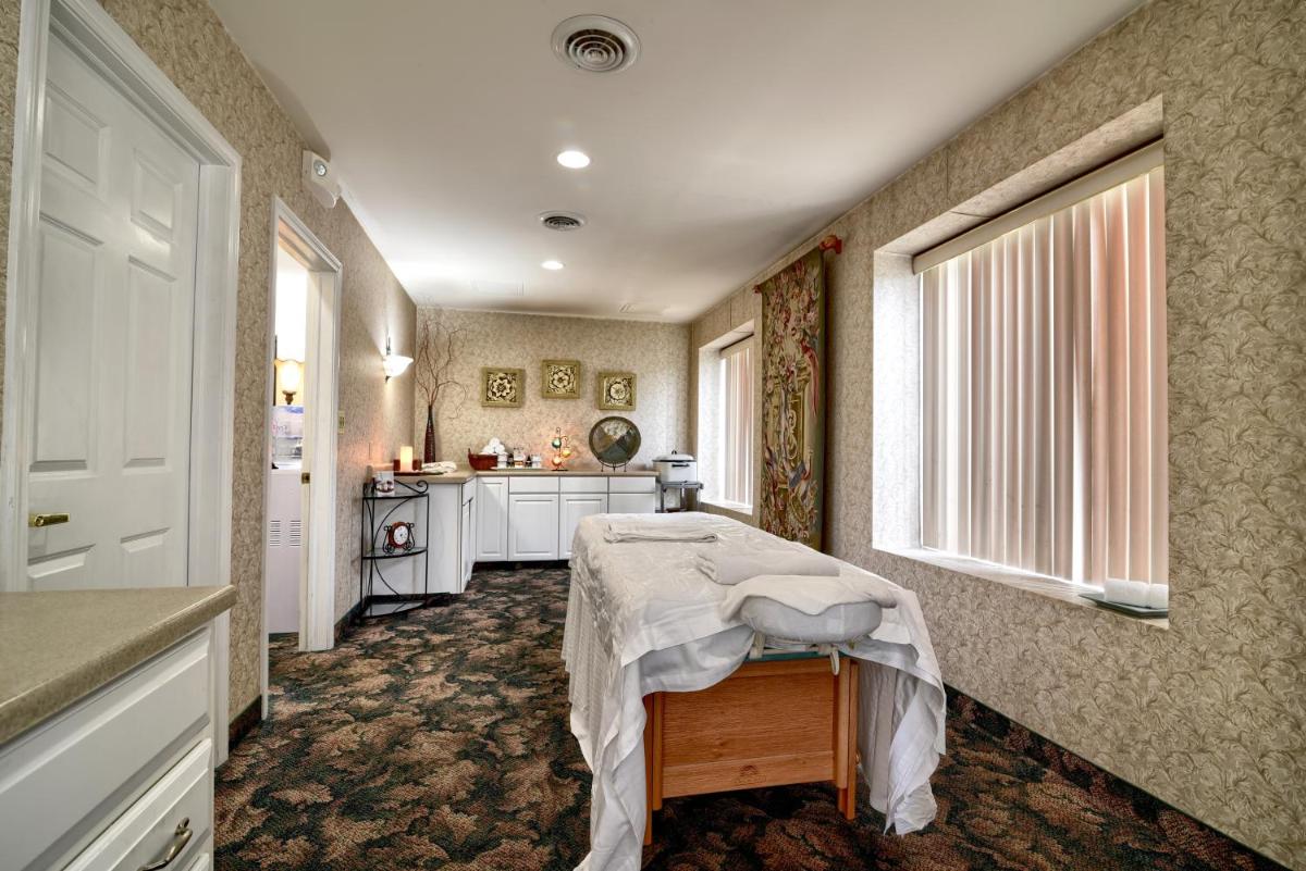 Roosevelt Inn & Suites Saratoga Springs - Housity