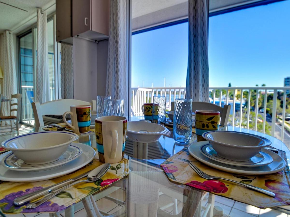 Bayside Condos 29 City and bay views 659 - Housity