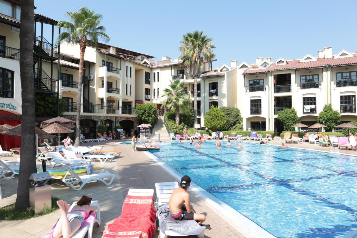Club Turquoise Apart - Housity