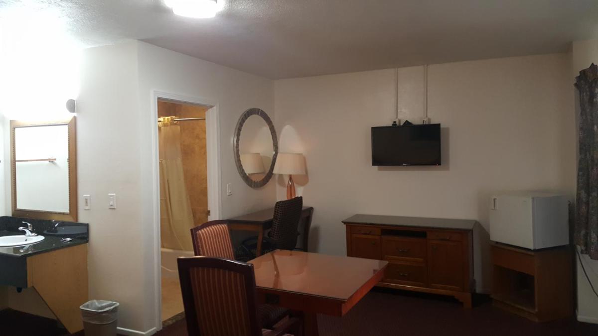 Flamingo Inn Long Beach - Housity