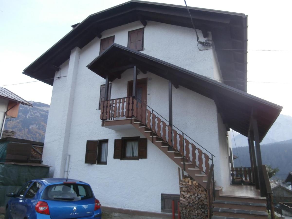 Flora Quinz - Housity