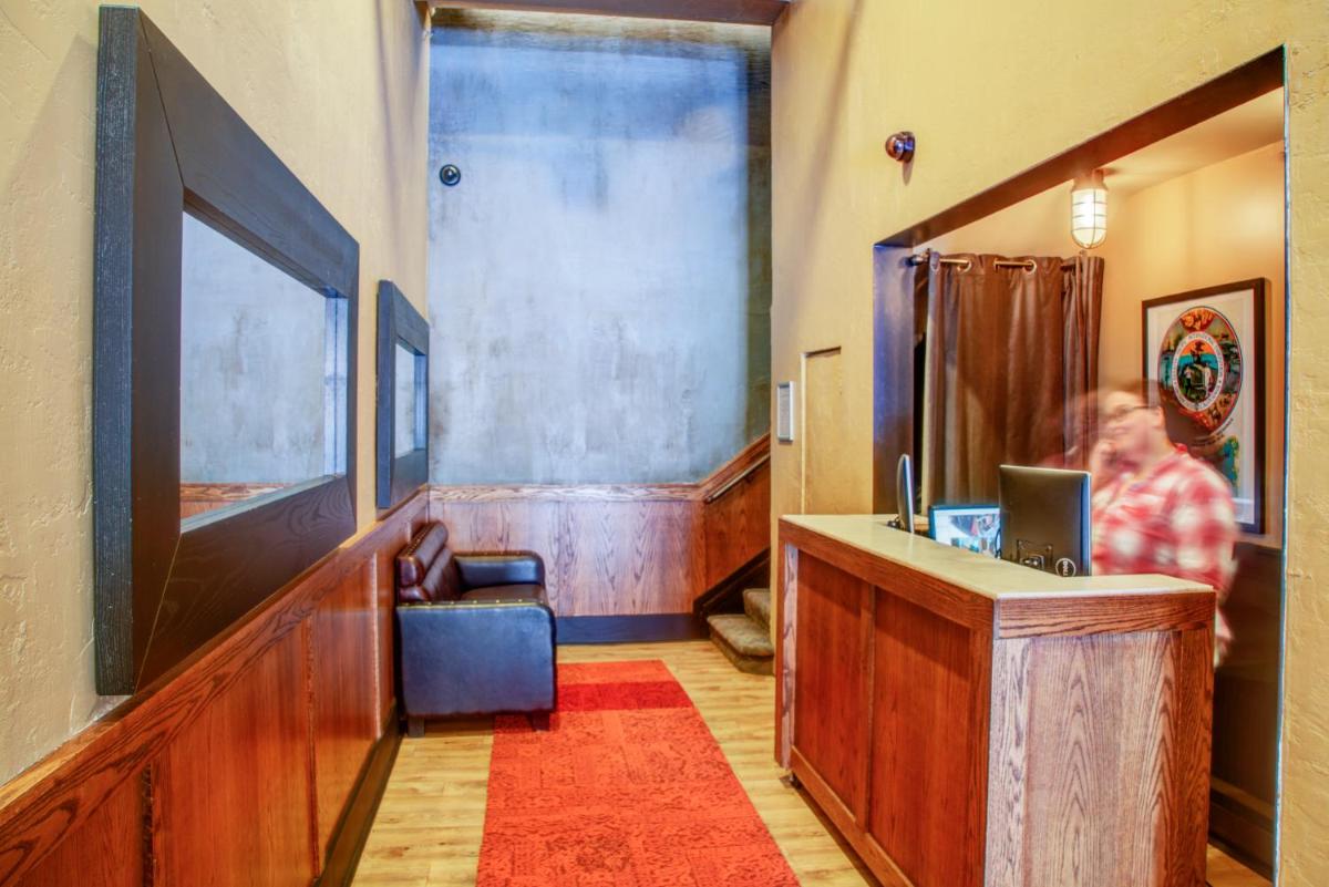The Bartlett Hotel and Guesthouse - Housity