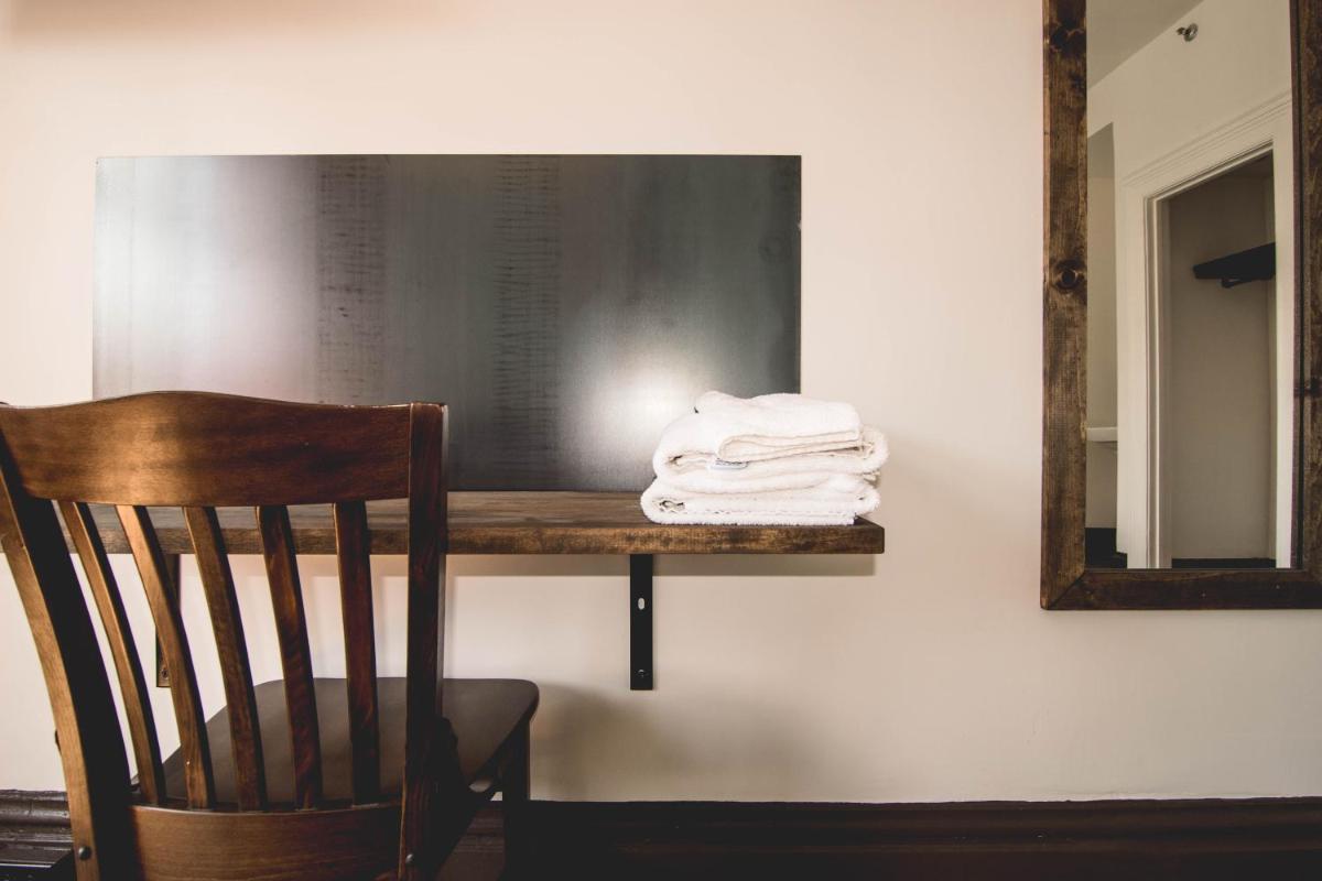 The Bartlett Hotel and Guesthouse - Housity