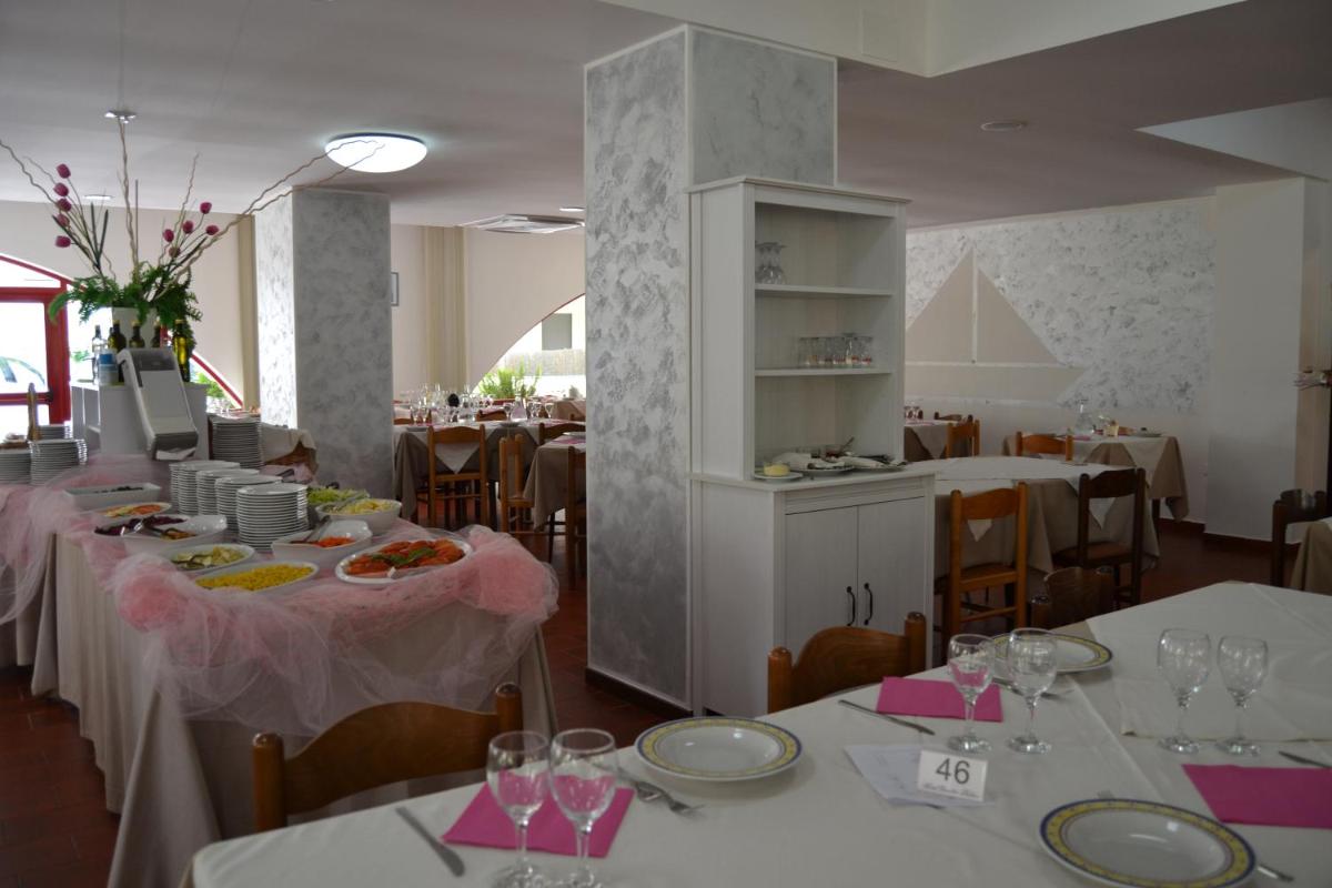 Hotel Quattro Palme - Housity