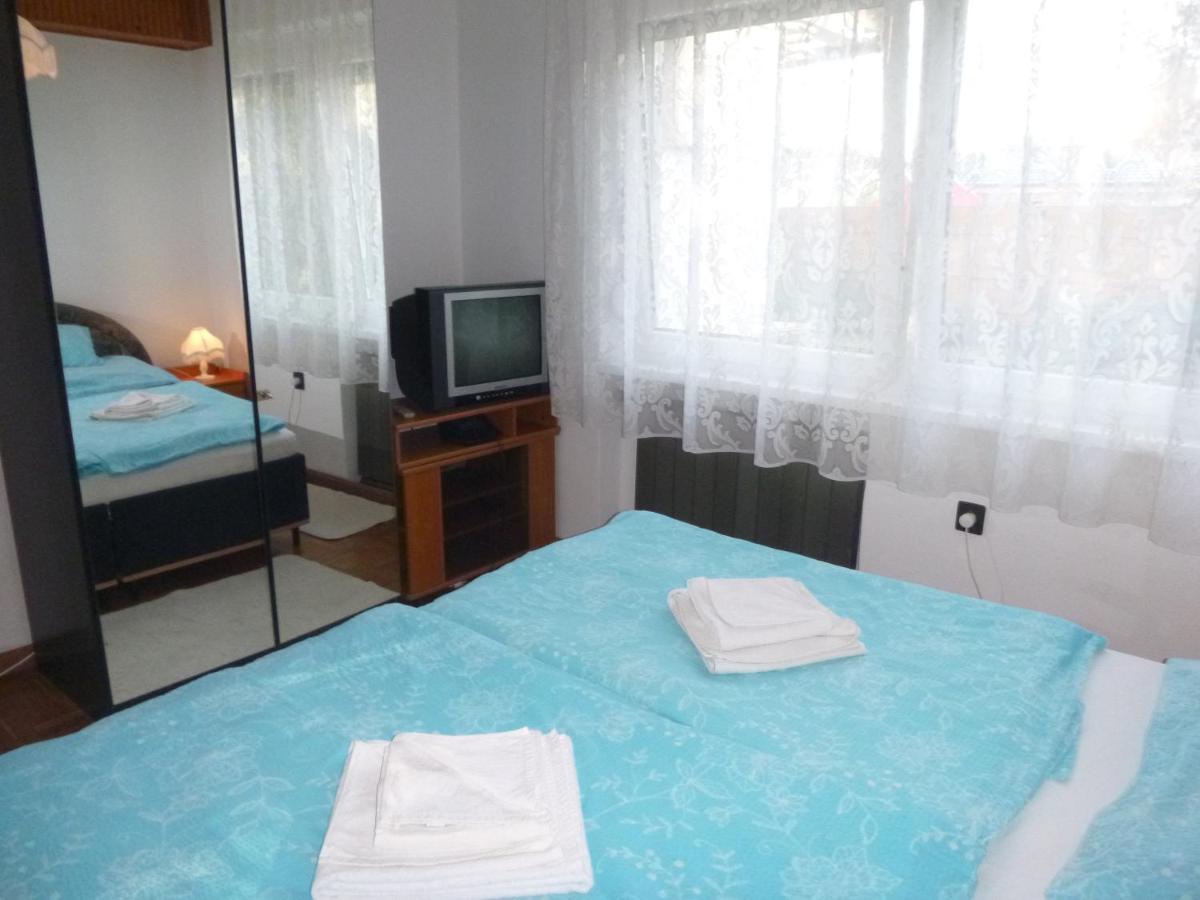 Oleander Holiday House - Housity