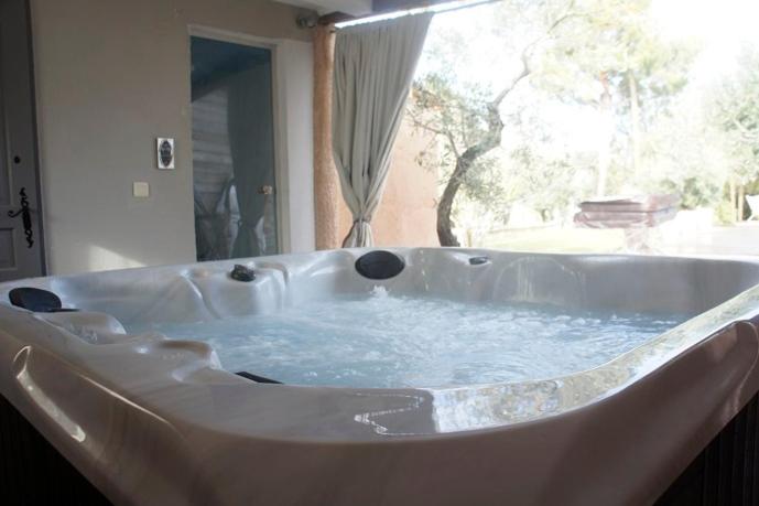 Guesthouse Le Mas de Cotignac - Housity