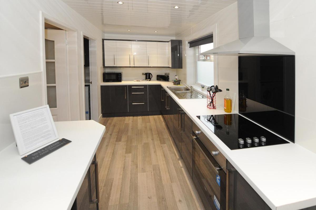 Spacious 3 bedroom house - Housity