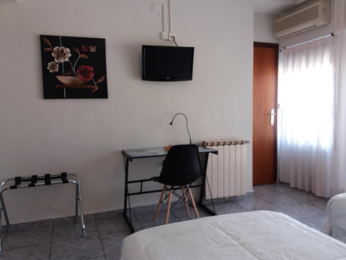 Hostal La Pilarica - Housity