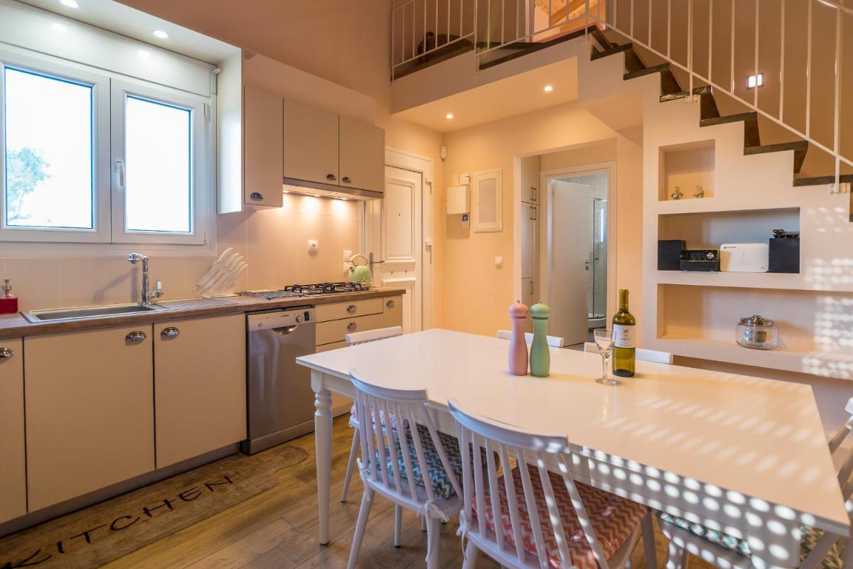 Stavros Beach Garden Villa - Housity
